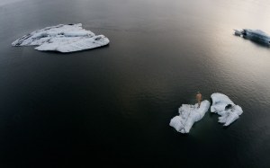 42-15-Jökulsárlón-Drone-(3-)Le-dernier-ours-polaire